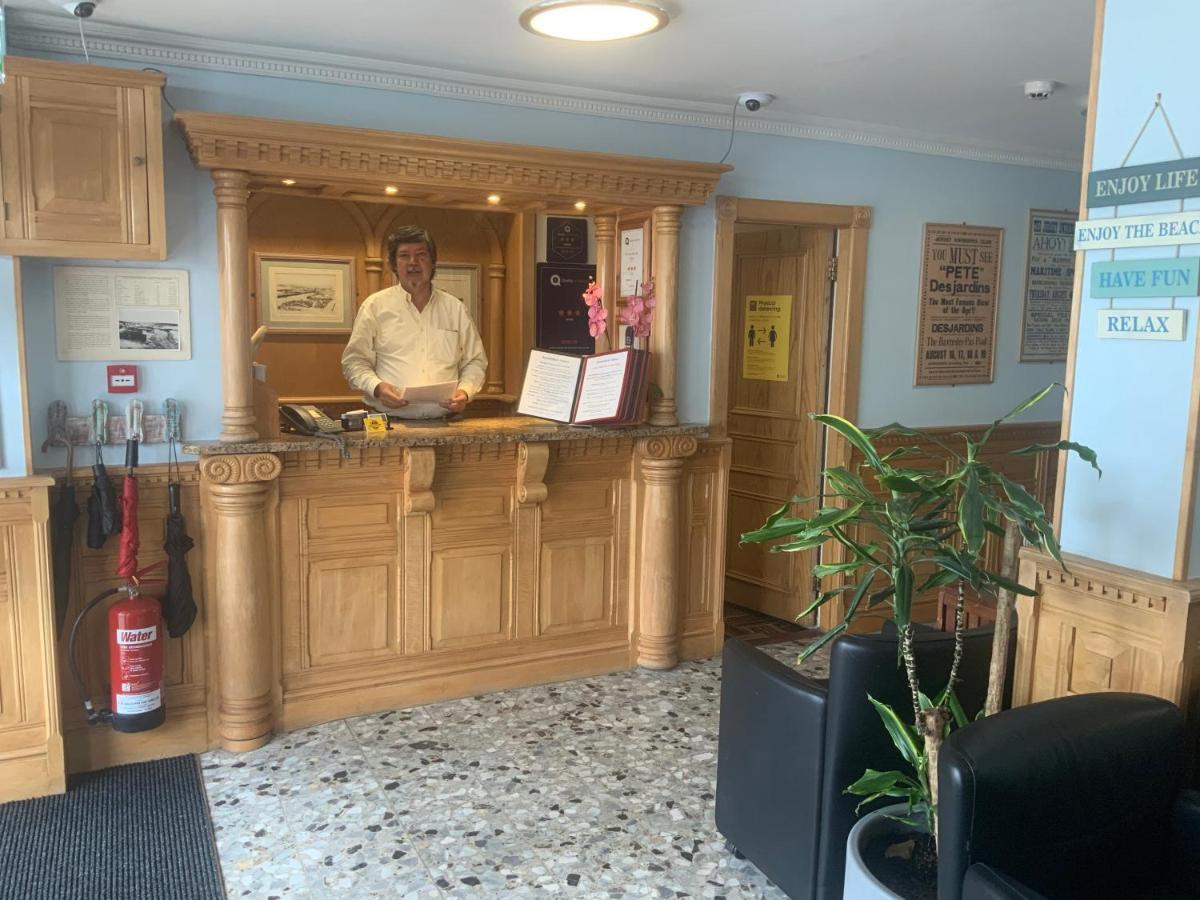 Marina Metro Hotel Saint Helier ภายนอก รูปภาพ