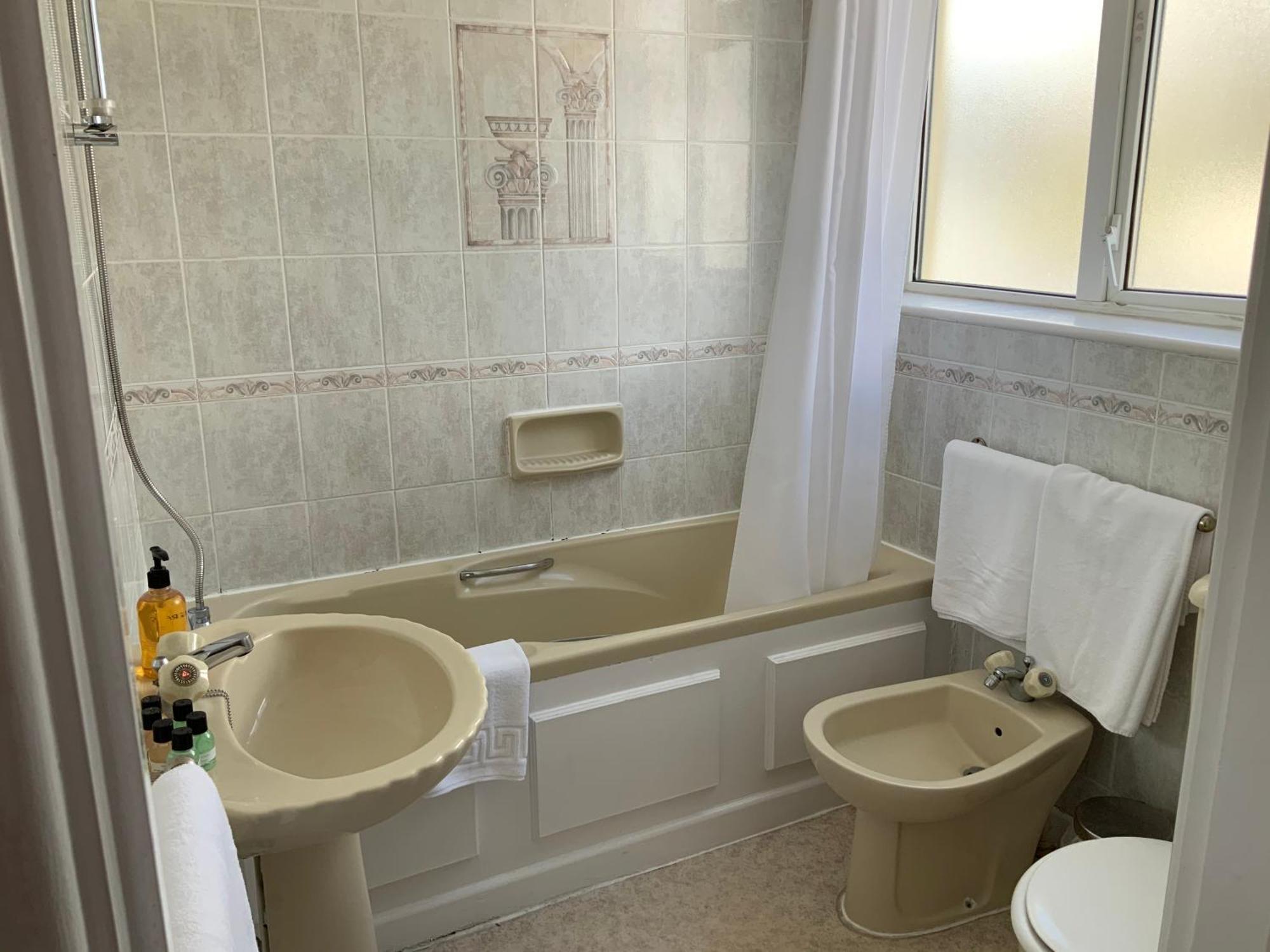 Marina Metro Hotel Saint Helier ห้อง รูปภาพ